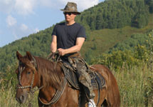 Путин на коне. Фото с официального сайта президента
