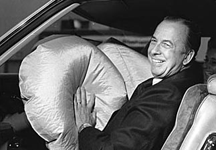  	 Подушка безопасности. Фото с сайта www.oldsmobile.com