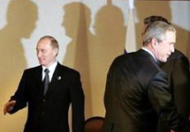 Джордж Буш и Владимир Путин. Встреча в Пусане. Фото АР
