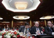 Конференция в Пекине по вопросам борьбы с птичьим гриппом. Фото с сайта YahooNews
