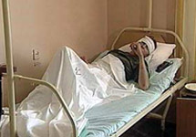 Солдат в госпитале. Фото с сайта newsru.com