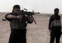 Иракские боевики. Кадр видеосъемки, предоставленный АР американским командованием