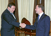 Дмитрий Медведев и Михаил Фридман. Фото РИА ''Новости''