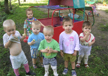 Дети-сироты. Фото с сайта gosti24.ru