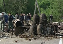 Обломки Ту-134 под Петрозаводском. Кадр "Вестей"