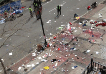 На месте взрыва в Бостоне. Фото из твиттера @brm90