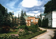 Псково-Печерский монастырь в Печорах. Фото: towns.ru