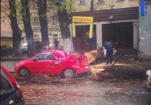 Последствия шторма в Петербурге. Фото: instagram.com/maya_dm