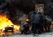 Столкновение на Грушевского. Фото Ю.Тимофеев/Грани.Ру