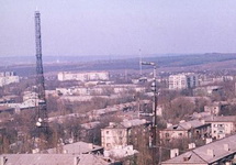Телевышка в Краматорске (слева). Фото: skyscrapercity.com