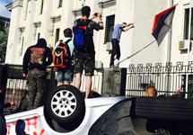 Митинг у российского посольства в Киеве. Фото @Kateryna_Kruk