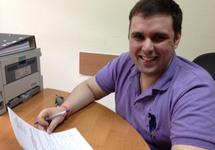Константин Янкаускас дает подписку о невыезде. Фото: @panchenko_si