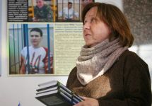 Светлана Алексиевич в украинском посольстве. Фото: news.tut.by