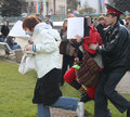 14. ...и милиционеры схватили растаманок. Фото А.Карпюк/Грани.Ру