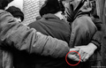 Номера очереди, нарисованные на руках шариковой ручкой. Очередь занимали с вечера, в назначенное время приходили отмечаться. 1991 г. Фото Дмитрия Борко
