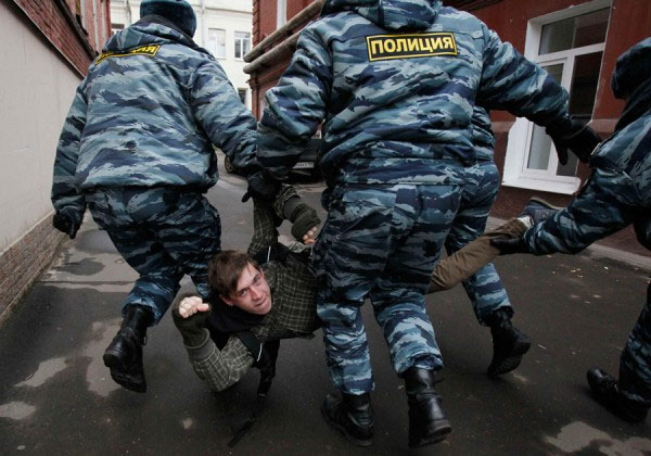 Задержание Путенихина у Тверского суда. Фото: drugros.ru